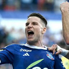 Se retira Gameiro, el ‘cojo’ que hizo felices al Sevilla y el Valencia