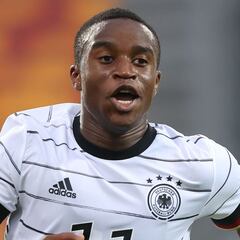 Eto'o quiere robarle a Moukoko a Alemania