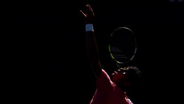 NEW YORK, NEW YORK - AUGUST 27: Carlos Alcaraz of Spain serves prior to a practice session ahead of the US Open at USTA Billie Jean King National Tennis Center on August 27, 2023 in New York City. Clive Brunskill/Getty Images/AFP (Photo by CLIVE BRUNSKILL / GETTY IMAGES NORTH AMERICA / Getty Images via AFP)
