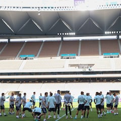 La Selección se entrena en La Cartuja a 30 grados a la sombra