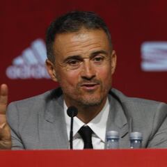 Luis Enrique reaparece en Ámsterdam