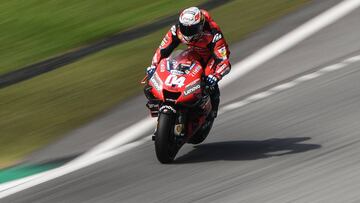 Ducati&#039;s Italian rider Andrea Dovizioso breaks his bike for a corner during the last day of the pre-season MotoGP winter test at the Sepang International Circuit in Sepang on February 9, 2020. (Photo by MOHD RASFAN / AFP)