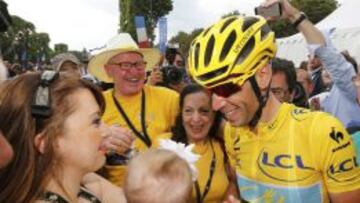 Nibali, con su mujer y su hija.