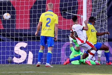 El Tigre fue una de las figuras en Vallecas ante el Cádiz. Marcó un gol con derecha en los minutos finales del primer tiempo. 