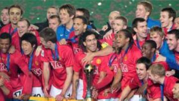 Los jugadores del Manchester United celebran el título