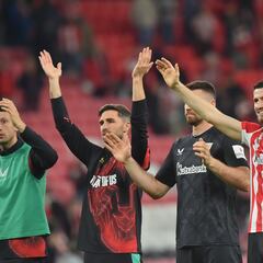 Los compañeros del Athletic de Yeray le muestran su cariño