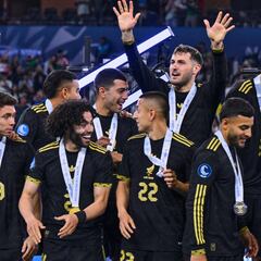 Santiago Giménez manda un mensaje de ánimo a Huescas