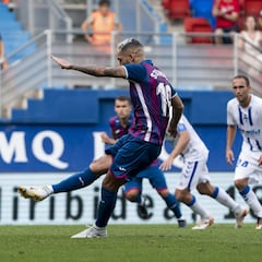 Remontada solvente del Eibar ante el Tenerife para abrir el curso