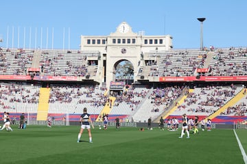Vista del Estadio Lluis Companys a pie de césped.