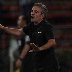 Lillo: "Lo único que justifica mi continuidad es el contrato"