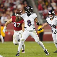 Baltimore Ravens y San Francisco 49ers apuntan a primeros lugares de conferencia