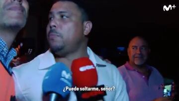 El enojo de Ronaldo con un periodista: "¿Puede soltarme?"