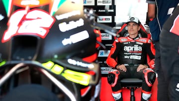 Maverick Viñales en el box de Aprilia.
PUBLICADA 18/09/21 NA MA25 2COL