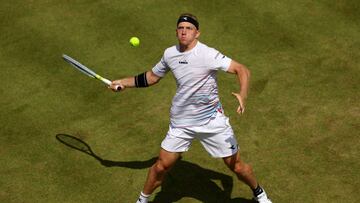 LONDON, ENGLAND - JUNE 13: Alejandro Davidovich Fokina of Spain plays a forehand against Albert Ramos-Vinolas of Spain during the Men's Singles First Round match on day one of the cinch Championships at The Queen's Club on June 13, 2022 in London, England. (Photo by Julian Finney/Getty Images)