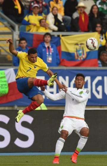 Buen ambiente en el estadio El Teniente de Rancagua en donde se enfrentan Ecuador y México. Comienzan a definirse los clasificados de la Copa América.