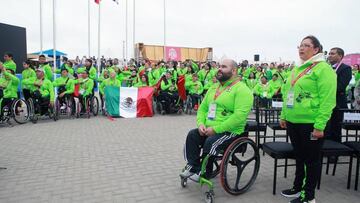 Mexicanos en la Villa Parapanamericana.