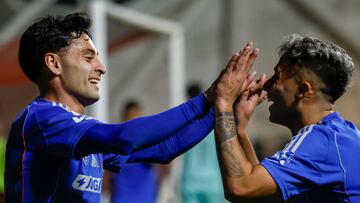 Futbol, Union La Calera vs Universidad de Chile.
Fecha 17, Liga de Primera 2025.
El jugador de Universidad de Chile Javier Altamirano, izquierda, celebra con Lucas Assadi tras marcar un gol contra Union La Calera durante un partido de primera division disputado en el estadio Nicolas Chahuan de La Calera, Chile.
28/07/2025
Andres Pina/Photosport
Football, Union La Calera vs Universidad de Chile.
17th turn, 2025 First division League.
Universidad de Chile player Javier Altamirano, left, celebrates with Lucas Assadi after scoring against Union La Calera during a first division match at the Nicolas Chahuan stadium in La Calera, Chile.
28/07/2025
Andres Pina/Photosport
