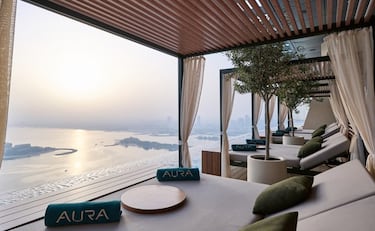 Así es Aura Skypool: la piscina infinita más alta del mundo y con vistas 360 a la isla de la palmera