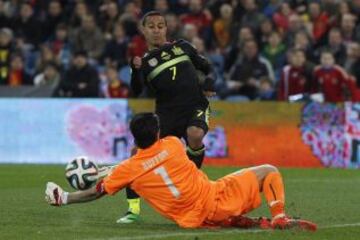 Thiago Alcántara y Buffon.