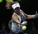 Muguruza debuta en el Masters con victoria sobre Safarova