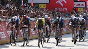 Kooij se lleva la cuarta etapa y Vingegaard sigue líder