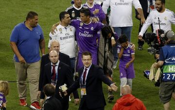 Cristiano Ronaldo con su novia Georgina Rodriguez y su hijo Cristiano Ronaldo Junior.