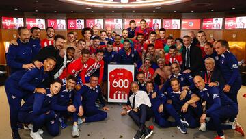 25/11/23 PARTIDO PRIMERA DIVISION JORNADA 14
ATLETICO DE MADRID - MALLORCA
VESTUARIO PLACA 600 PARTIDOS DE KOKE
FOTO ENVIADA JESUS.COLINO.