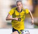 Jakobsson se luce con Suecia mientras Asllani espera