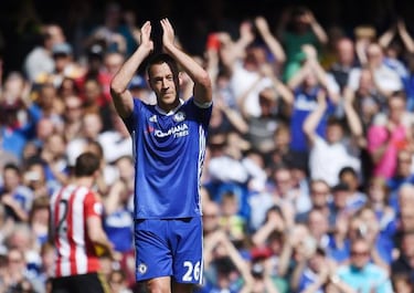 Terry receives Chelsea guard of honour as he bids emotional exit
