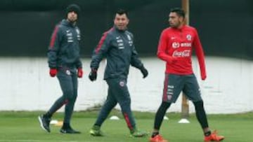 Gary Medel fue el elegido para hablar frente a los medios en la previa del duelo con Perú.