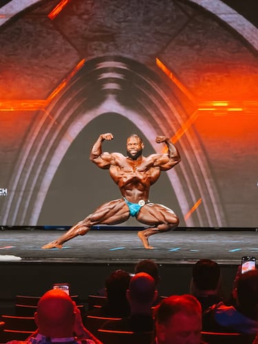 El estadounidense, Keone Pearson, reinó en el Resorts World Theater de Las Vegas con una magnífica actuación. "The Prodigy", como así le apodan, ha sido campeón del Olympia 212 en tres ocasiones  (2023, 2024 y 2025). Se le considera uno de los mejores culturistas actuales "kilo por kilo" debido a su gran tamaño, simetría, definición muscular y estructura.