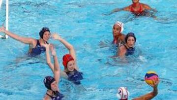 Lorena Miranda lanza durante el España-Holanda