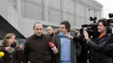 <b>ADIÓS. </b>Messina abandonó ayer el pabellón donde se entrenaba el Madrid (Valle de las Cañas, Pozuelo) después de reunirse con Juan Carlos Sánchez y Herreros.