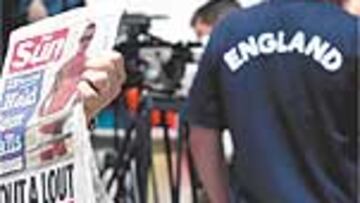 <b>CONMOCIÓN.</B> La imagen de Beckham en ropa interior recorrió la concentración inglesa.