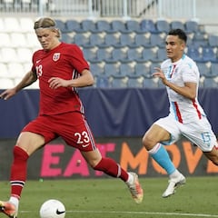 Haaland arregla un mal partido con un gol de maestro