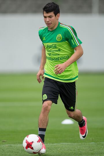 Sus actuaciones destacadas con Pachuca y México lo llevaron hasta la órbita del PSV donde milita actualmente, 'El Chucky' ha sido una sensación por su ritmo goleador que lo tiene como uno de los máximos rompe redes de la Eredivisie.