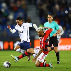 “El peor de la cancha”: prensa brasileña destroza a Vidal y Pulgar