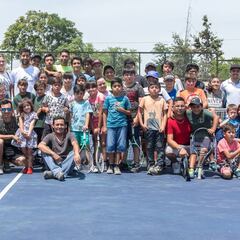 Podlipnik compartió con niños en clínica de su Fundación