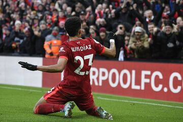 El extremo colombiano Luis Díaz anotó el tercer gol de la victoria de Liverpool 3-1 ante Norwich por la jornada 26 de la Premier League en Anfield.