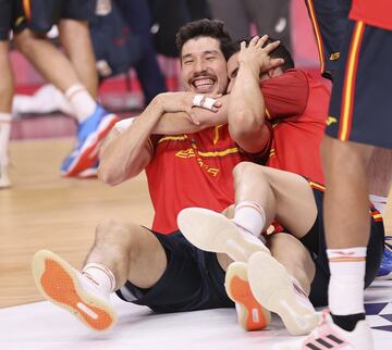 Alex Dujshebaev feliz tras ganar el bronce. 