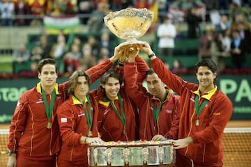 Feliciano, Ferrer, Nadal, Costa y Verdasco levantan la cuarta Ensaladera.