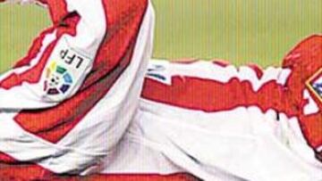 <b>DECEPCIONADO</B>. Fernando Torres esperaba que el Comité le quitara la amarilla del Barcelona y poder jugar un partido tan decisivo como es el del sábado ante el Deportivo.