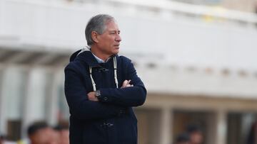 La formación ideal con la que sueña Holan en la UC