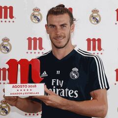Bale recibe el premio al mejor jugador del Madrid de agosto