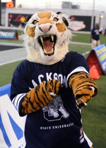 La mascota de los Jackson State Tigers, Wavee Dave.