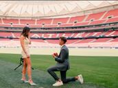 Llorente pide matrimonio a su novia y la manera en que lo hizo impresiona a las redes