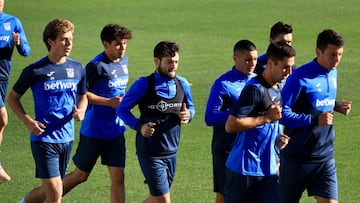 Pellegrino prueba a Arn¨¢iz en un once de gala del Legan¨¦s