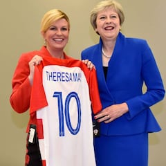 Kolinda Grabar-Kiratovic vistió de Croacia a May en la OTAN