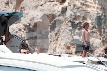 Antoine Griezmann waits for conflict resolution in Ibiza