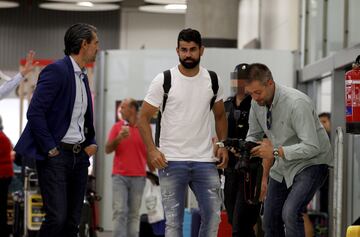 Locura por Diego Costa en su llegada a Madrid